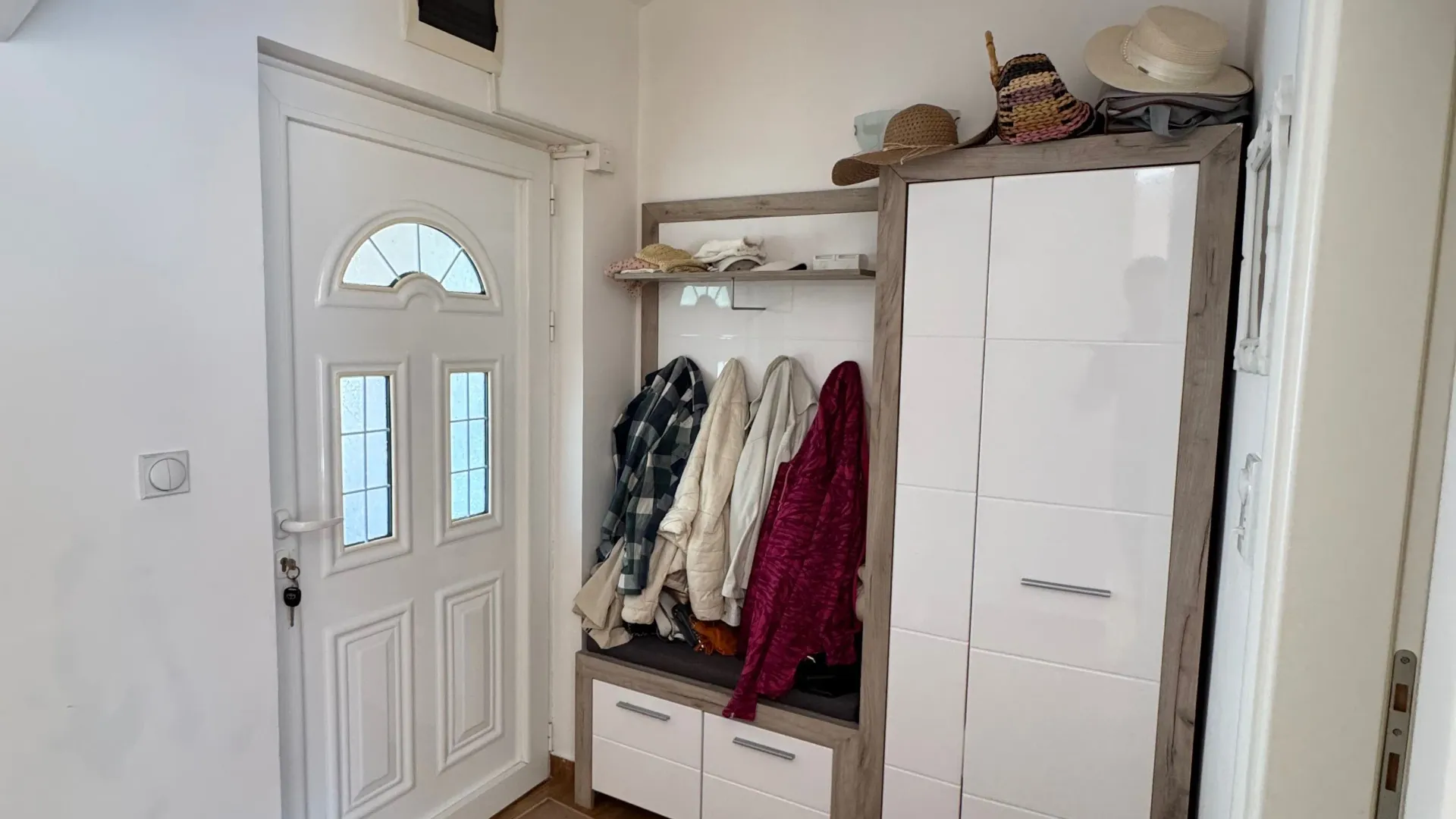 Sale, two bedroom apartment, 62m², Dobrota, Kotor