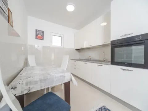 Izdavanje, jednosoban stan, 57m², Bulevar, Budva - image 2
