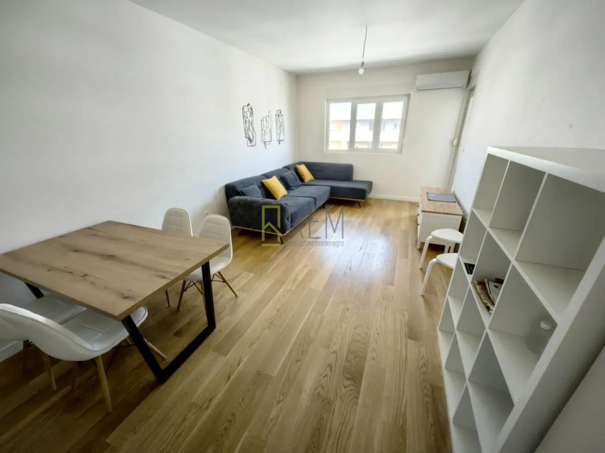 Prodaja, jednosoban stan, 49m², Central Point, Podgorica