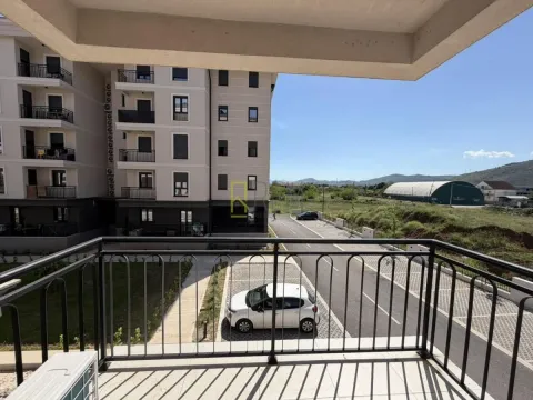 Izdavanje, dvosoban stan, 64m², Tološi, Podgorica - image 4
