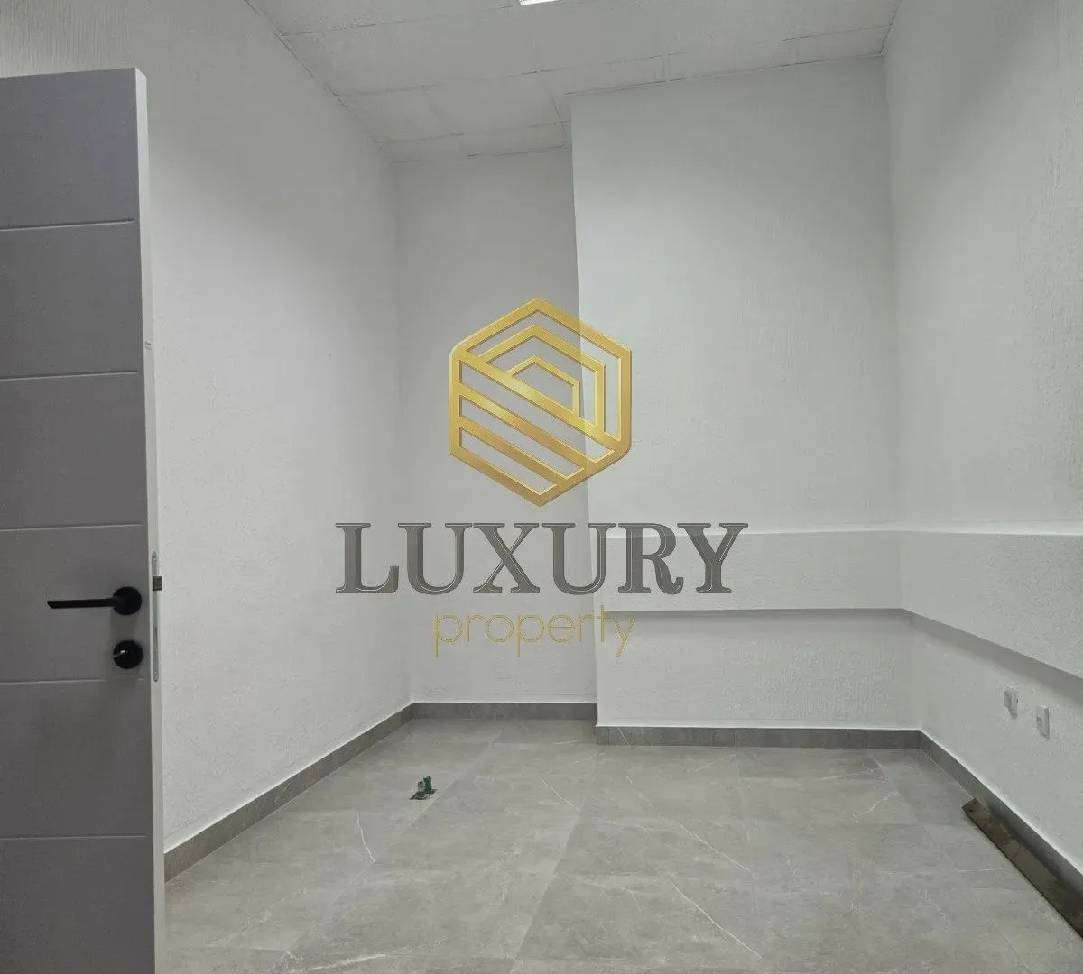 Izdavanje, poslovni prostor, 50m², Baston, Podgorica
