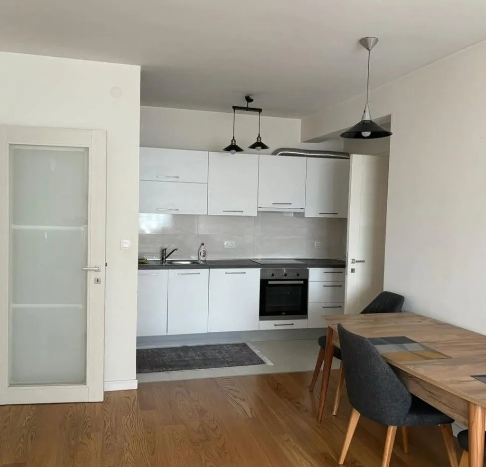 Izdavanje, jednosoban stan, 53m², Central Point, Podgorica