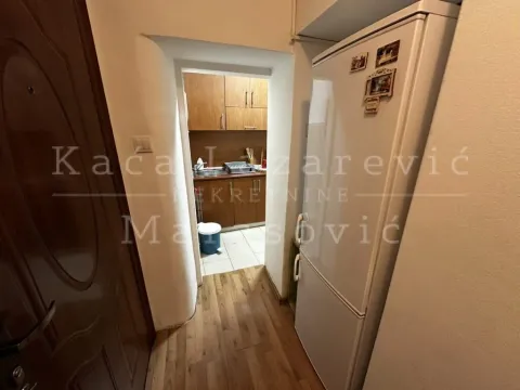 Rent, one bedroom apartment, 33m², Vračar Centar, Vračar Sve Podlokacije - image 7