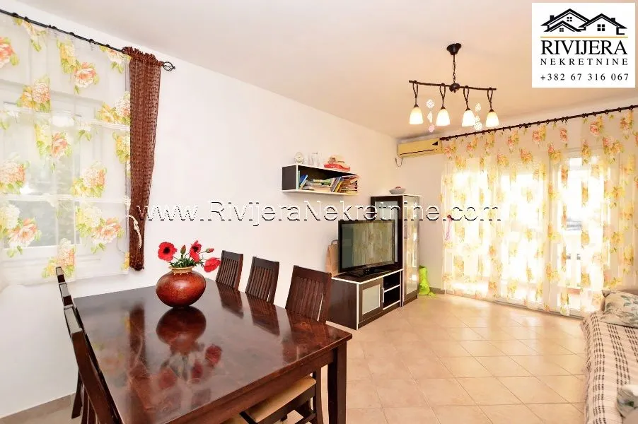 Sale, two bedroom apartment, 70m², Đenovići, Herceg Novi