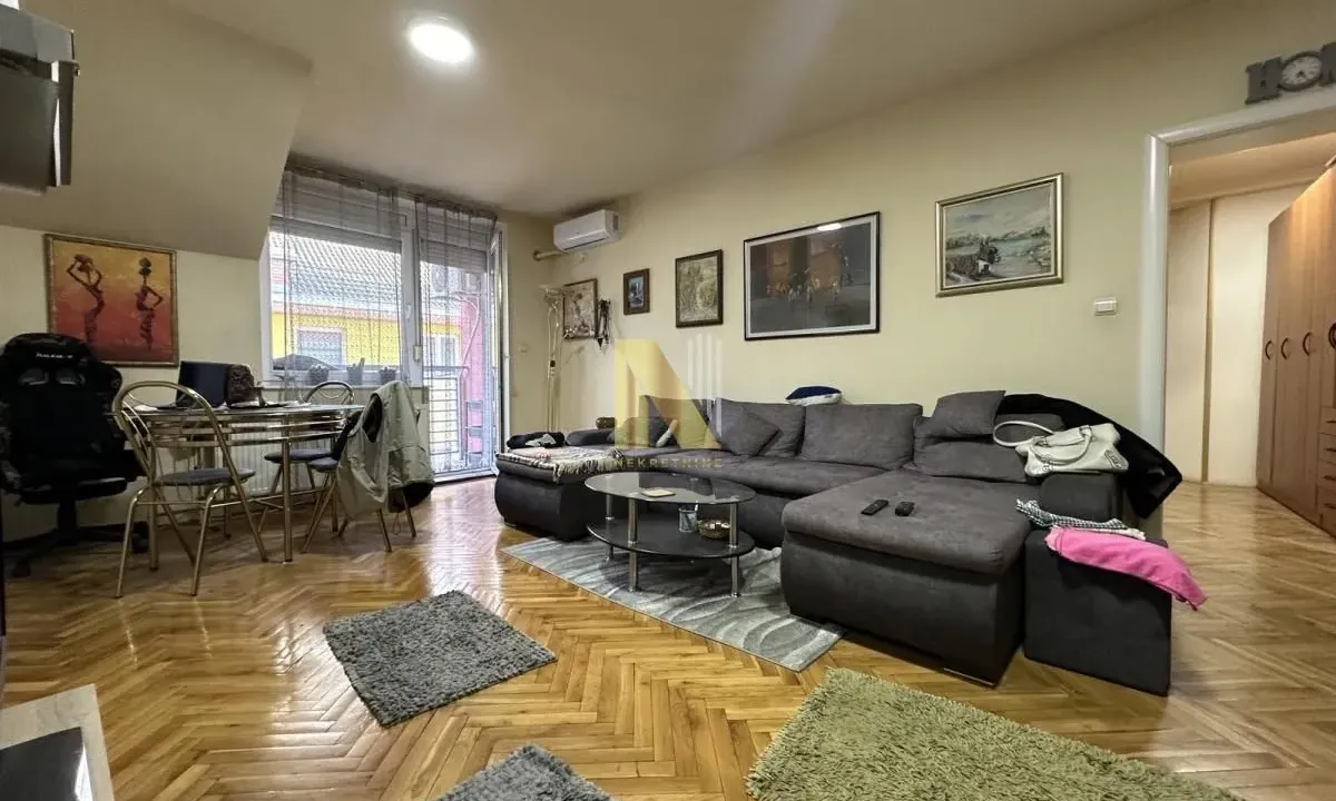 Prodaja, četvorosoban stan, 80m², Grbavica, Novi Sad Sve Podlokacije