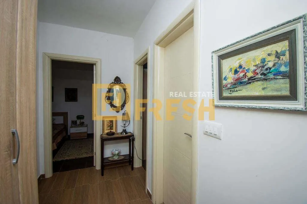 Prodaja, kuća, 220m², Ostalo, Podgorica