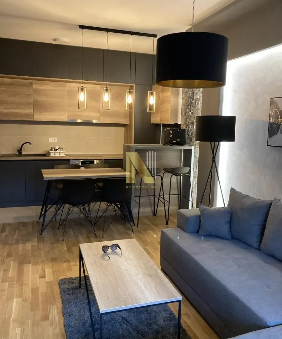 Izdavanje, trosoban stan, 57m², Kej, Novi Sad Sve Podlokacije