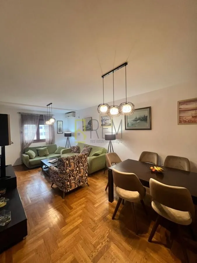Prodaja, dvosoban stan, 70m², Stari Aerodrom, Podgorica