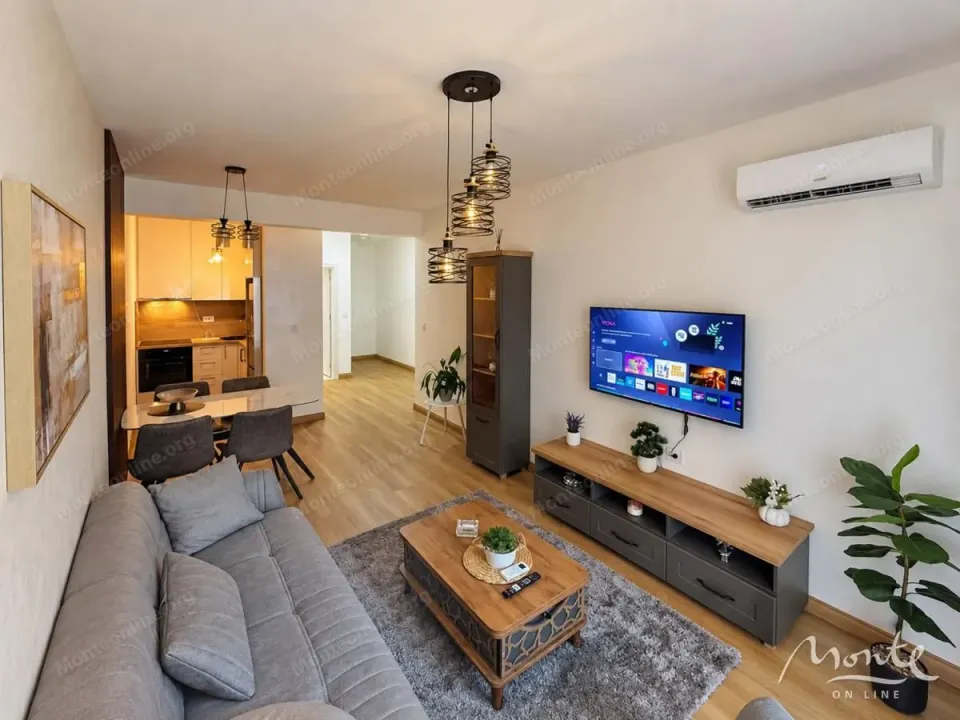 Prodaja, jednosoban stan, 60m², Lazi, Budva