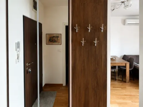 Rent, one bedroom apartment, 44m², City Kej, Podgorica - image 8