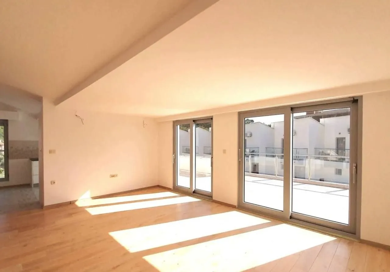 Sale, three bedroom apartment, 171m², Petrovac, Budva