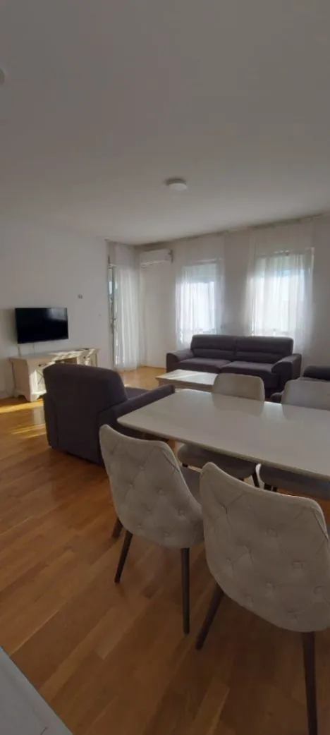 Prodaja, dvosoban stan, 70m², 1 maj, Podgorica