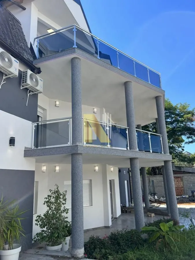 Rent, office space, 550m², Petrovaradin, Novi Sad