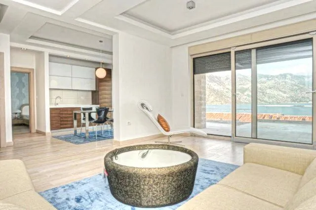 Prodaja, stan, 47m², Morinj, Kotor