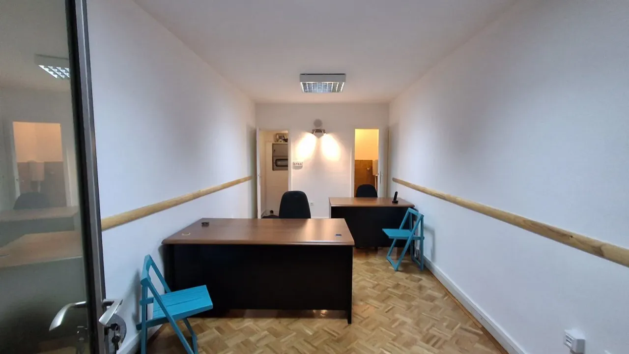 Rent, office space, 20m², Blok 5, Podgorica