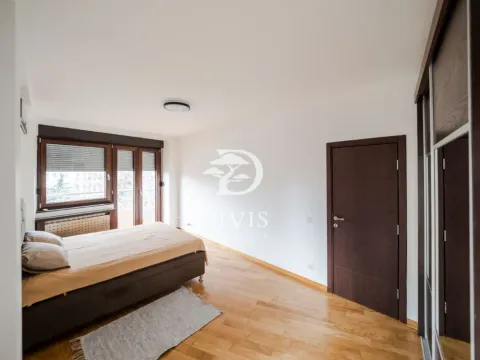 Izdavanje, trosoban stan, 111m², Vračar Hram, Vračar Sve Podlokacije - image 11