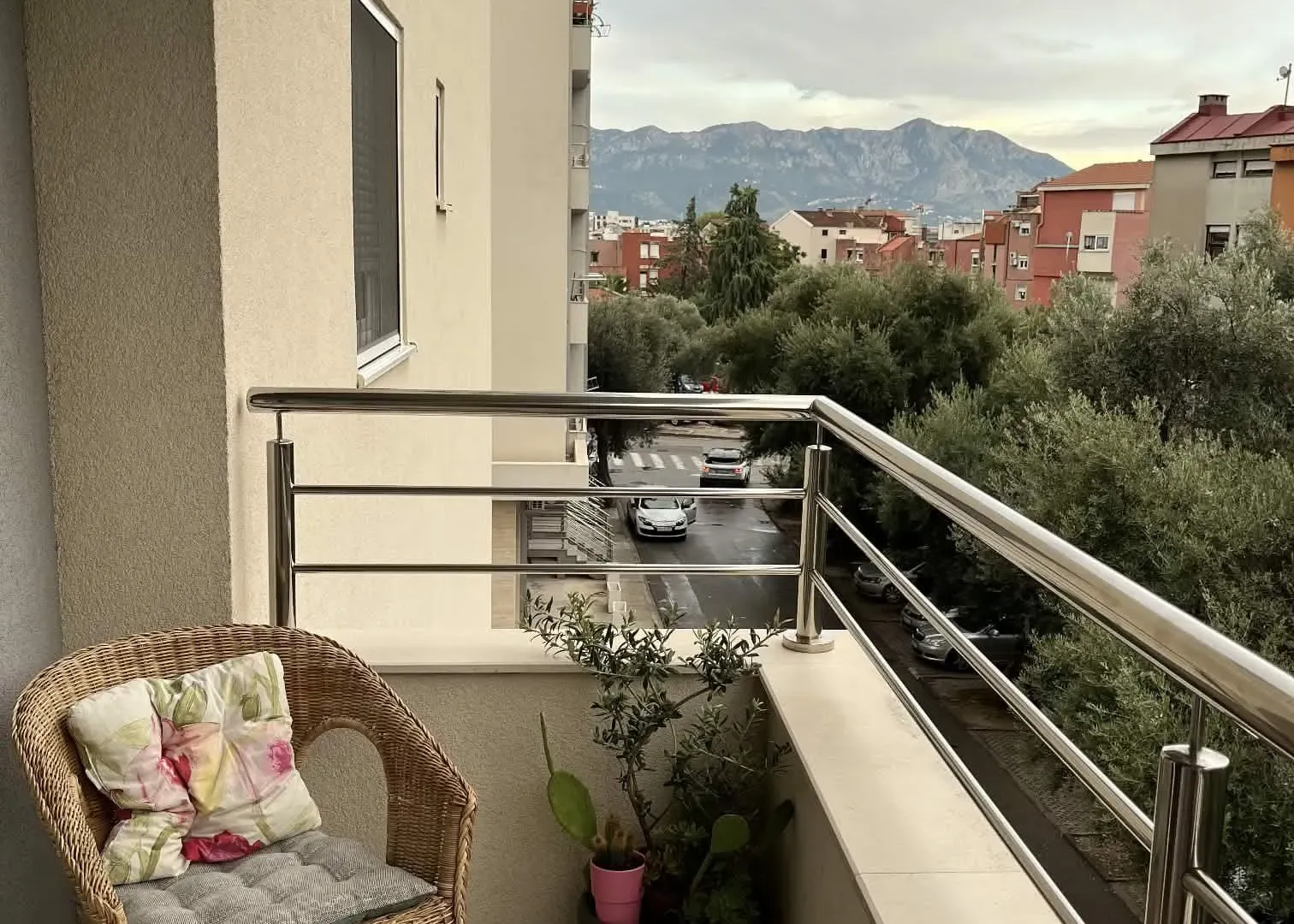 Rent, two bedroom apartment, 53m², Maslinjak, Budva