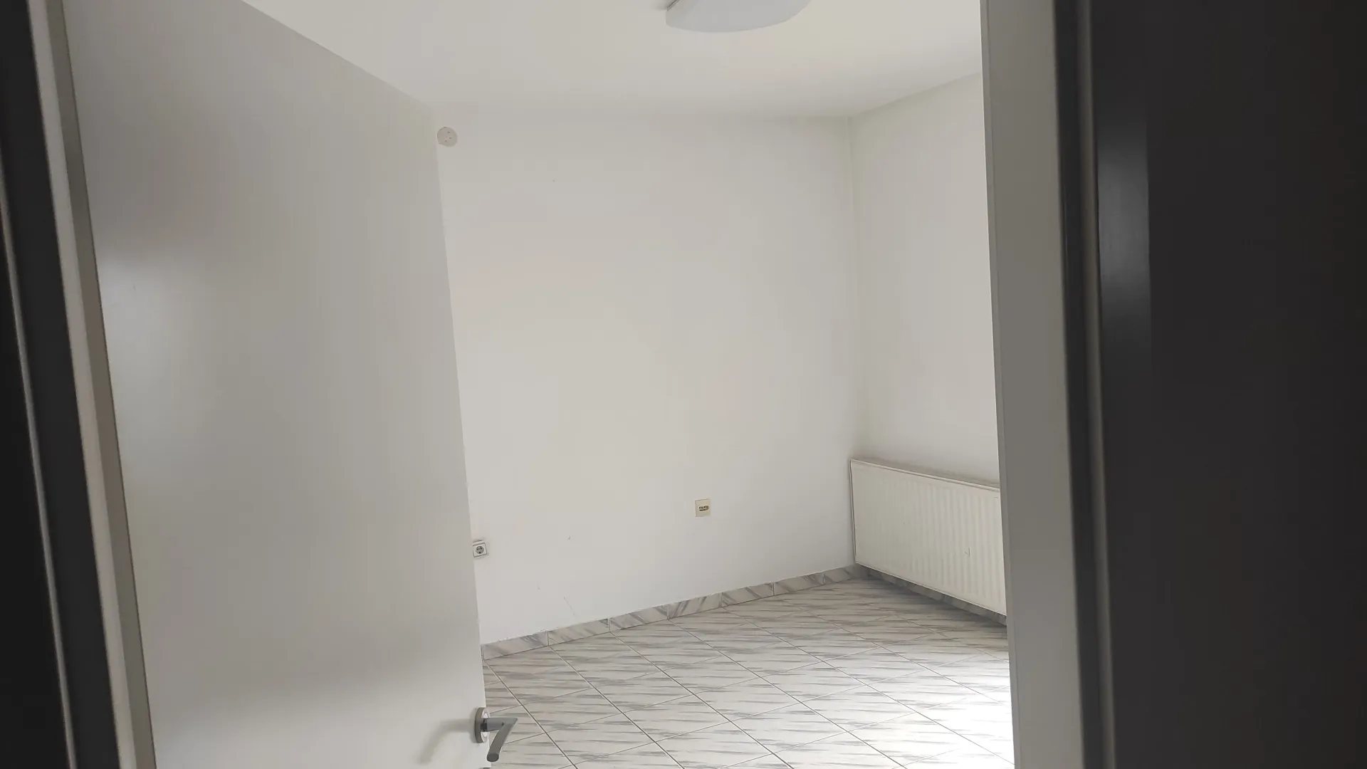 Rent, office space, 65m², Lazarevac, Beograd