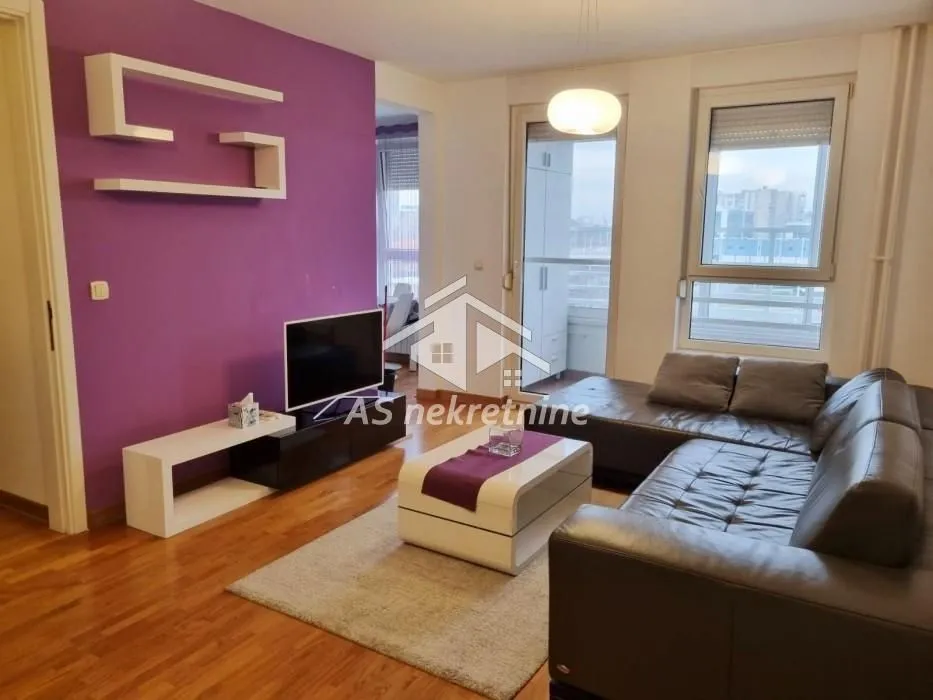 Izdavanje, dvosoban stan, 52m², Novi Beograd Blok 67, Novi Beograd Sve Podlokacije