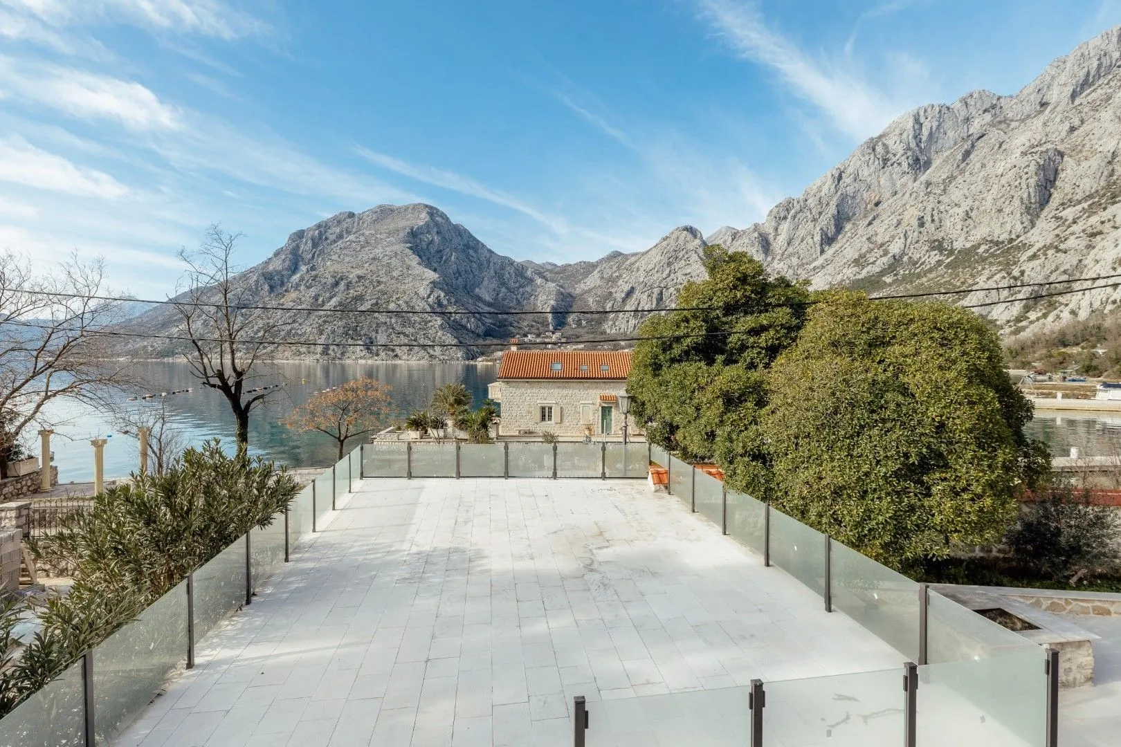 Sale, house, 380m², Ljuta, Kotor