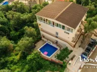 Prodaja,  ugostiteljski objekat, 450m2, Bečići, Budva