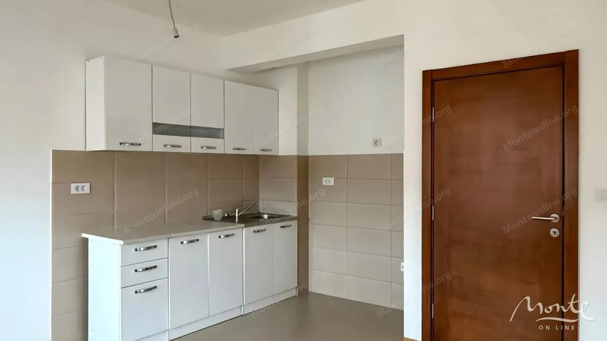 Prodaja, dvosoban stan, 73m², Tuški Put, Podgorica