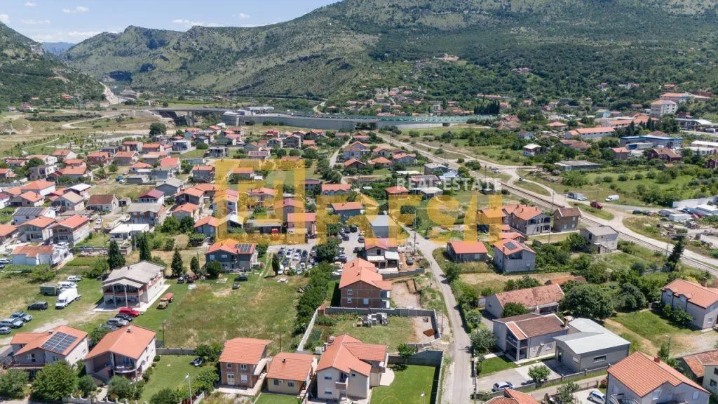 Prodaja, plac, 700m², Zlatica, Podgorica