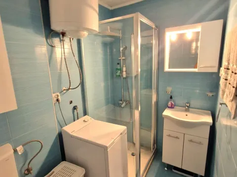 Izdavanje, jednosoban stan, 55m², Centar, Bar - image 8