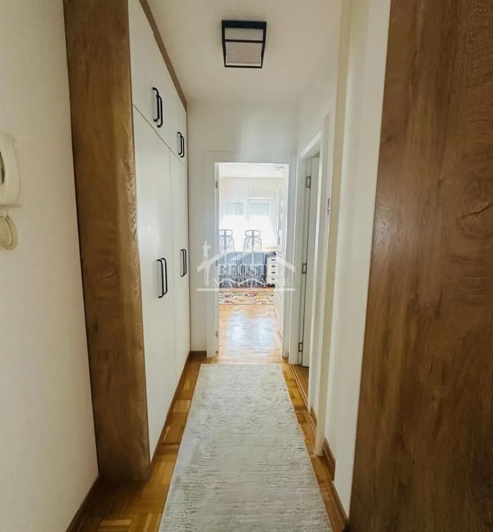 Sale, three bedroom apartment, 70m², Novi Beograd Blok 61, Novi Beograd Sve Podlokacije