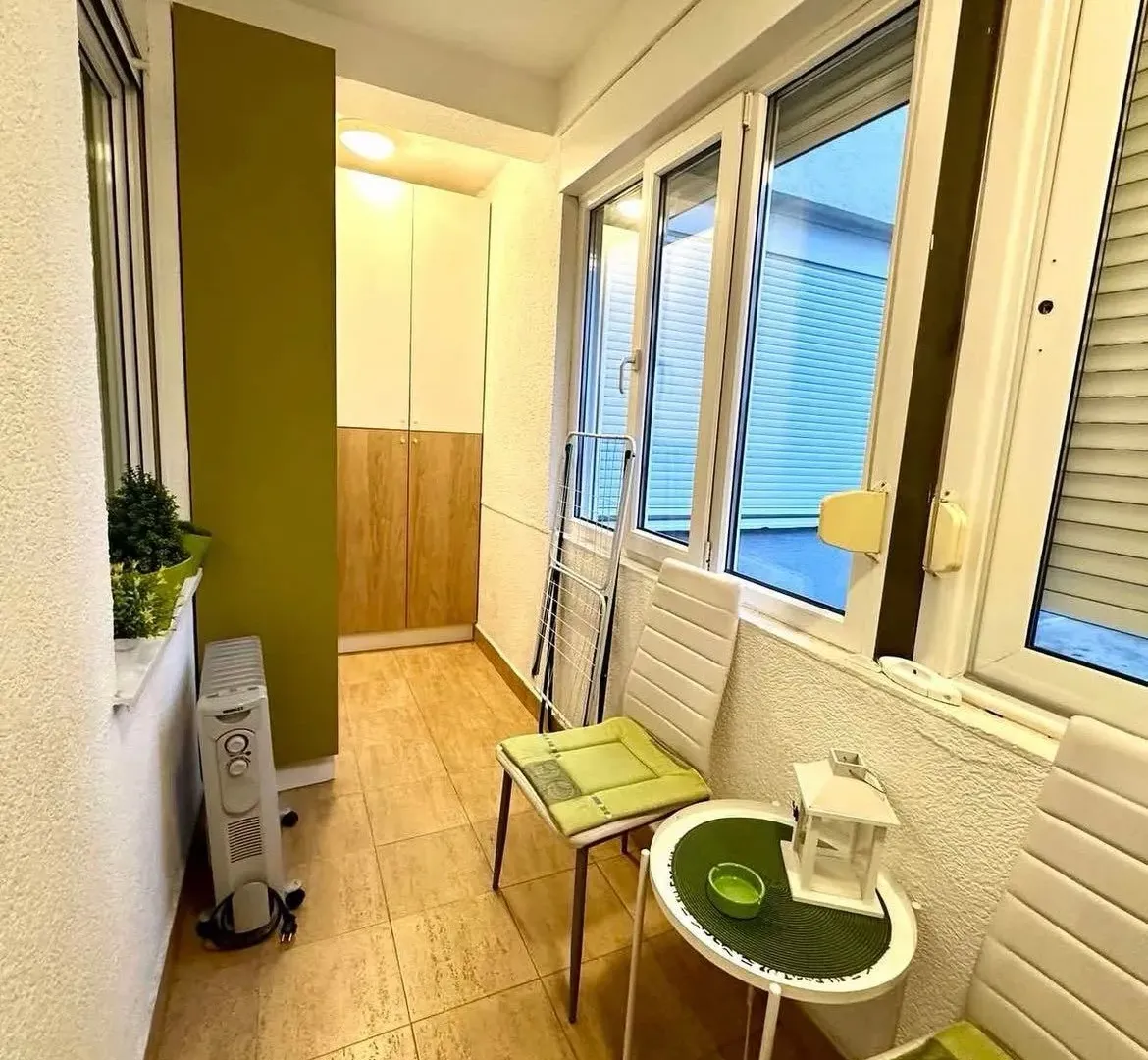 Izdavanje, garsonjera, 30m², Blok 9, Podgorica