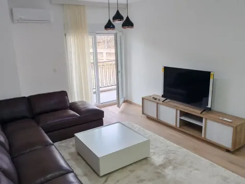 Izdavanje, dvosoban stan, 79m², Momišići, Podgorica - image 2