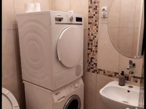 Izdavanje, trosoban stan, 91m², Stari grad, Novi Sad - image 15