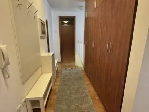 Izdavanje, dvosoban stan, 55m², Stari grad, Novi Sad - image 19