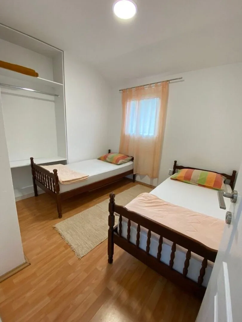 Rent, three bedroom apartment, 90m², Gradiošnica, Tivat