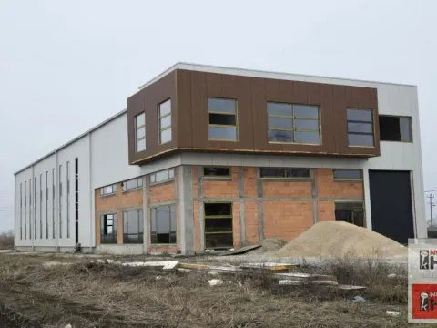 Izdavanje, poslovni prostor, 1220m², Čenej, Novi Sad Sve Podlokacije - image 10