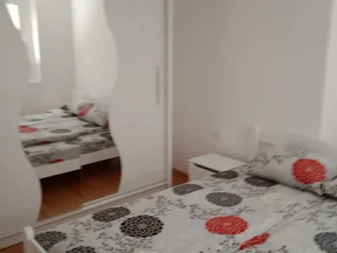Izdavanje, jednosoban stan, 45m2, Pejton, Podgorica Izdavanje, jednosoban stan, 45m2, Pejton, Podgorica