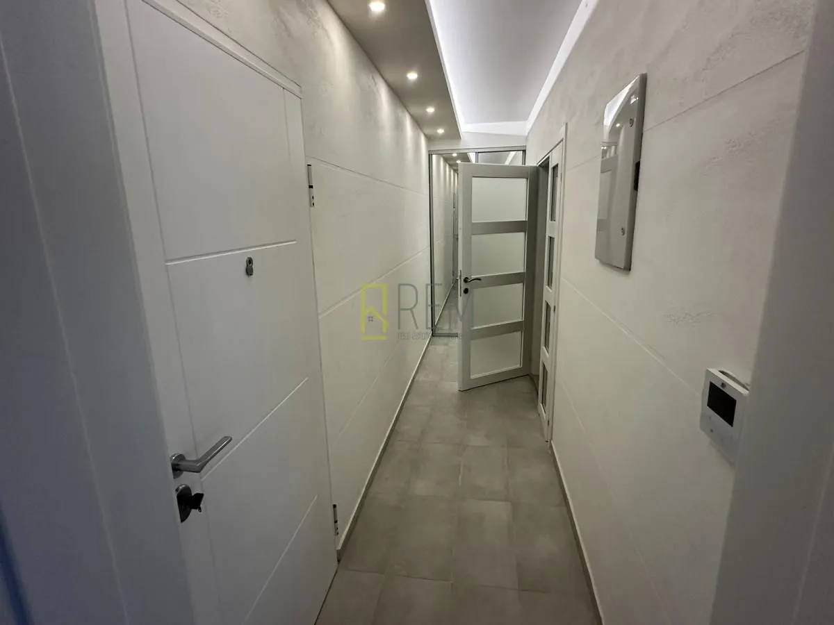 Prodaja, četvorosoban stan, 175m², Meljine, Herceg Novi