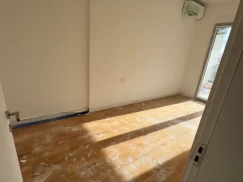 Prodaja, dvosoban stan, 74m², Centar, Bar - image 7