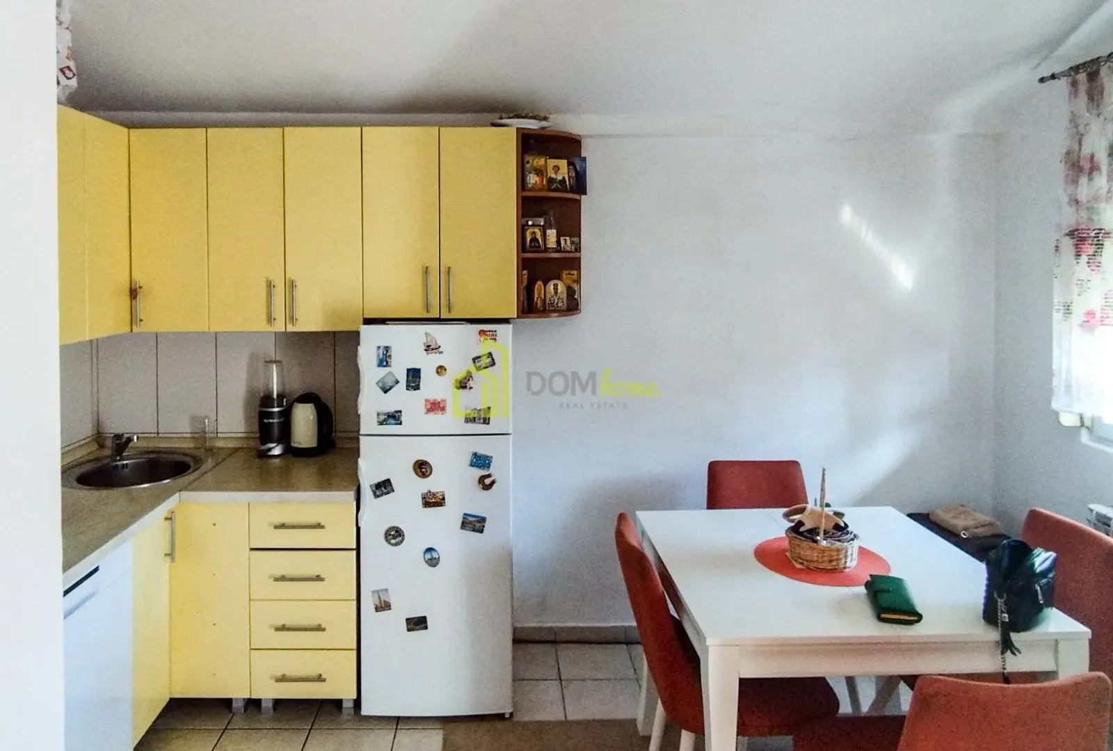 Sale, house, 220m², Tološka šuma, Podgorica