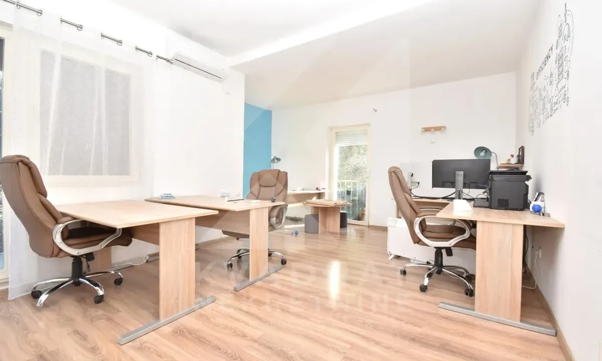 Rent, office space, 90m², Gorica C, Podgorica