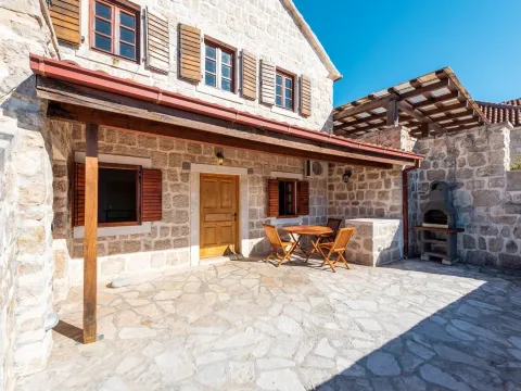 Sale, two bedroom apartment, 87m², Perast, Kotor - image 19