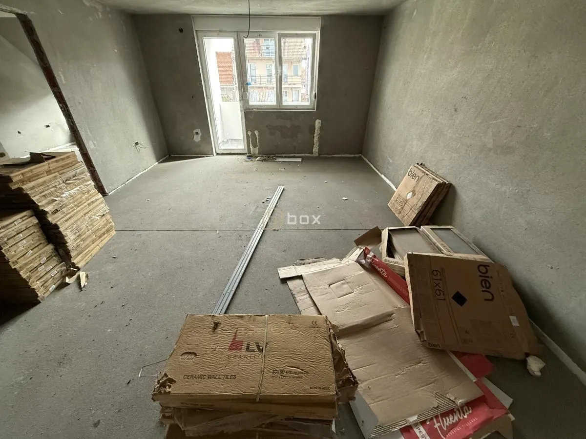 Prodaja, trosoban stan, 90m², Donja Vrežina, Niš