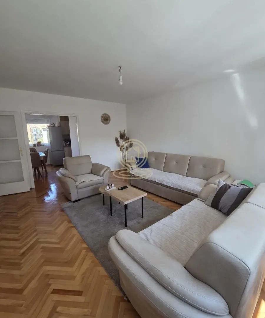 Prodaja, trosoban stan, 75m², Medijana, Niš