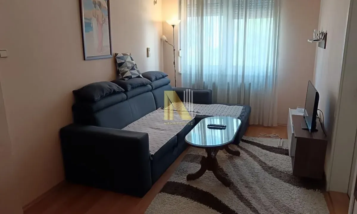 Izdavanje, trosoban stan, 58m², Bulevar Oslobodjenja, Novi Sad Sve Podlokacije