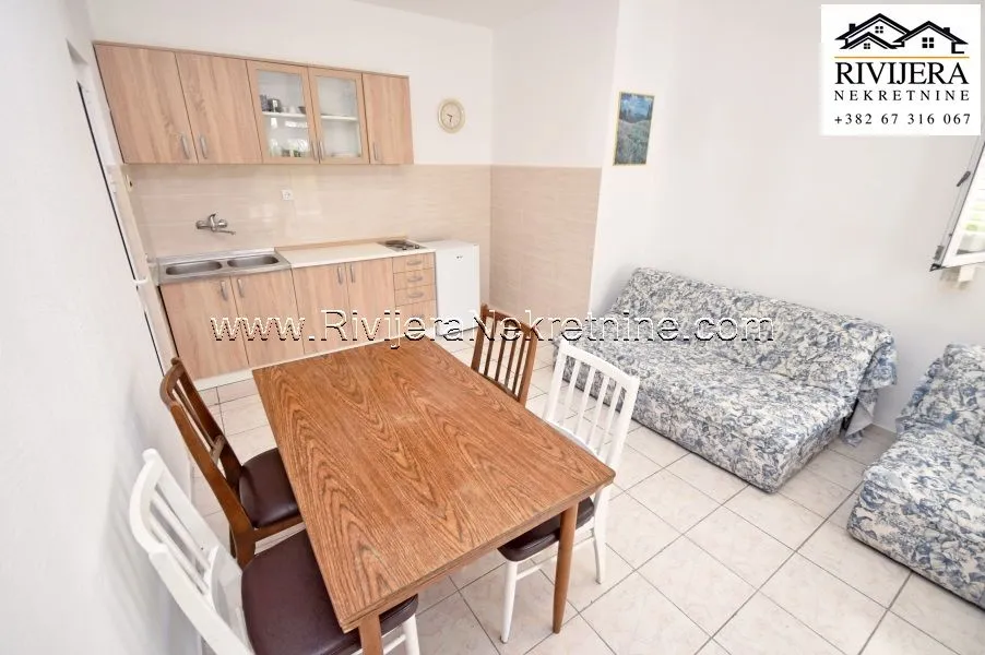 Prodaja, stan, 54m², Baošići, Herceg Novi