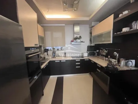 Sale, four bedroom apartment, 167m², Vračar Sve Podlokacije, Beograd - image 6