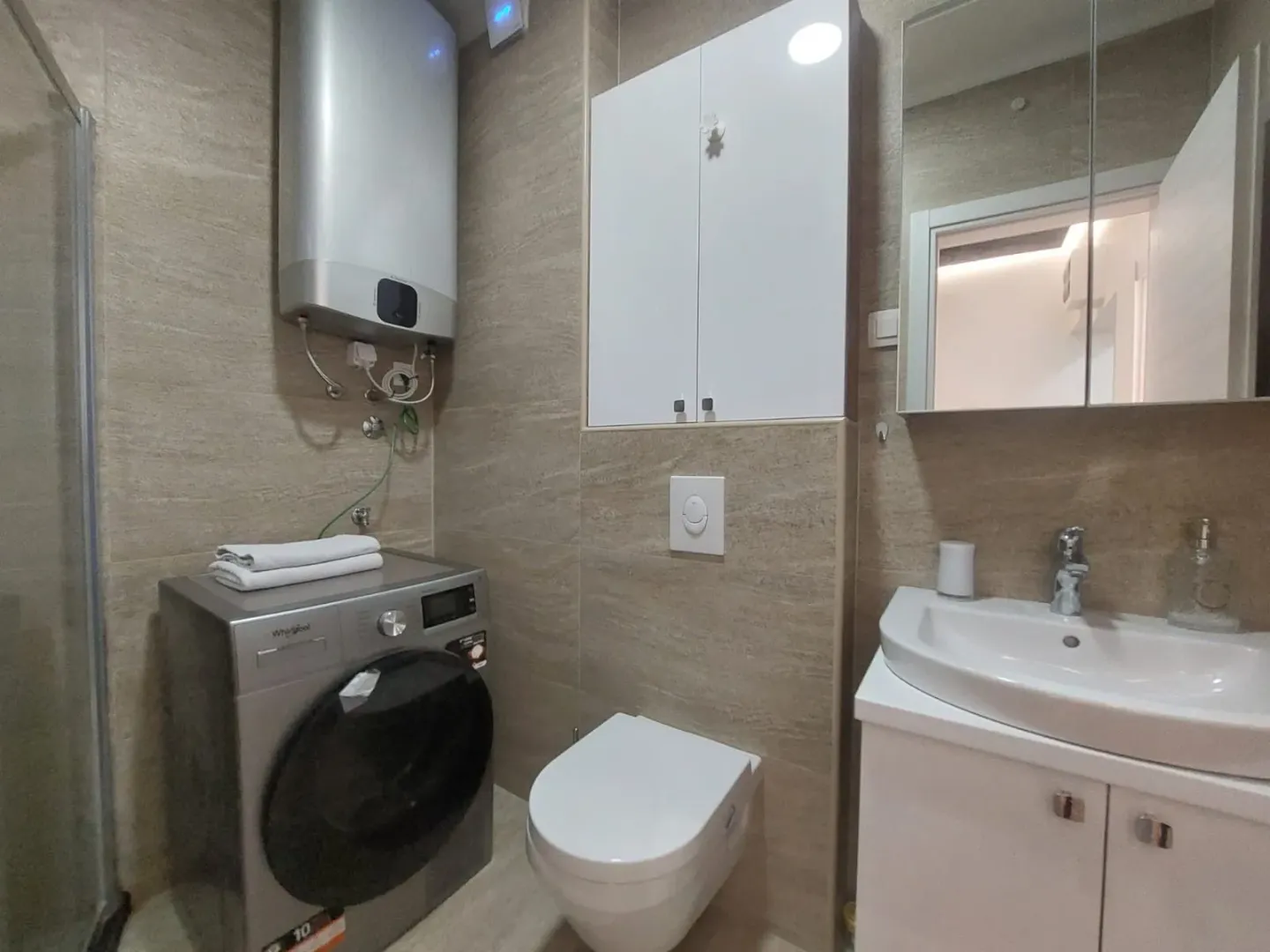 Rent, three bedroom apartment, 130m², Dobrota, Kotor
