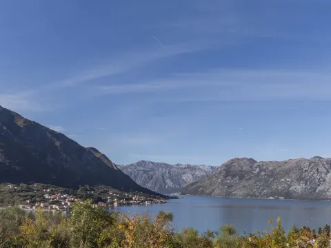 Izdavanje, trosoban stan, 103m², Dobrota, Kotor - image 8