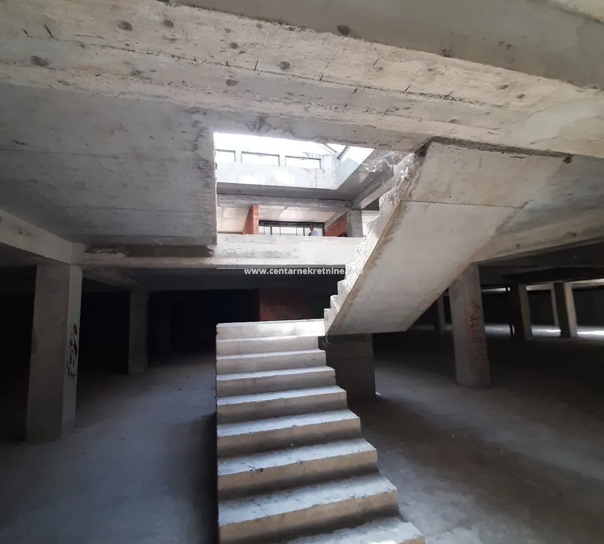 Sale, office space, 1990m², Preko Morače, Podgorica