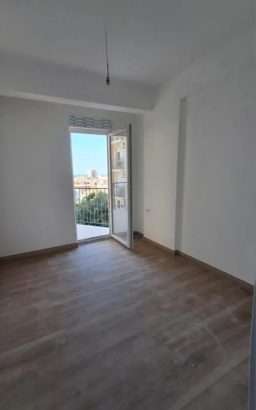 Prodaja, jednosoban stan, 38m², Lazi, Budva